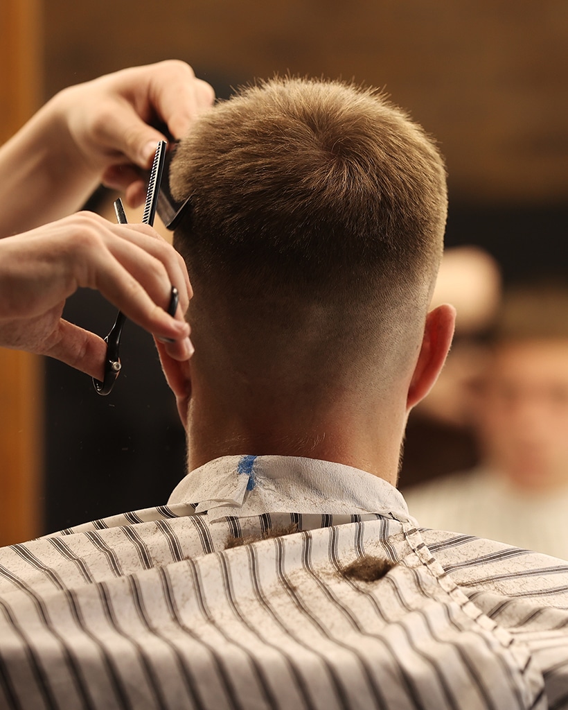 Coupe pour homme près de Saint-Mathieu