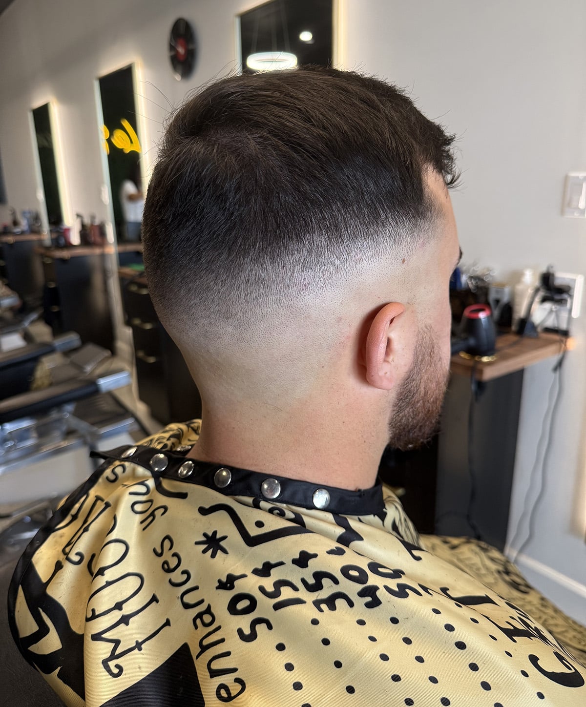 barbier-la-renommee-coupe-de-cheveux